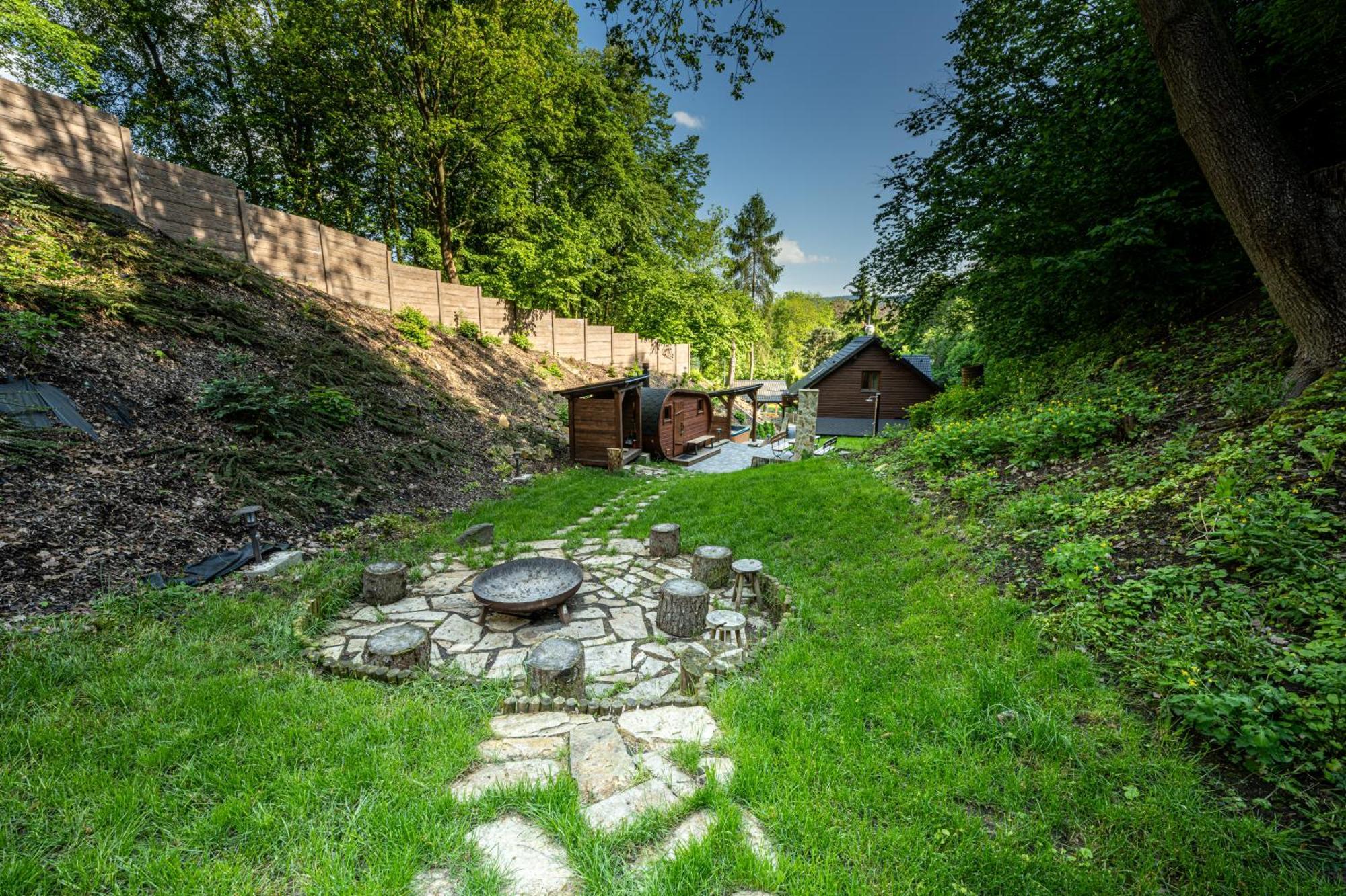 Ústí nad Labem Montemiraヴィラ エクステリア 写真